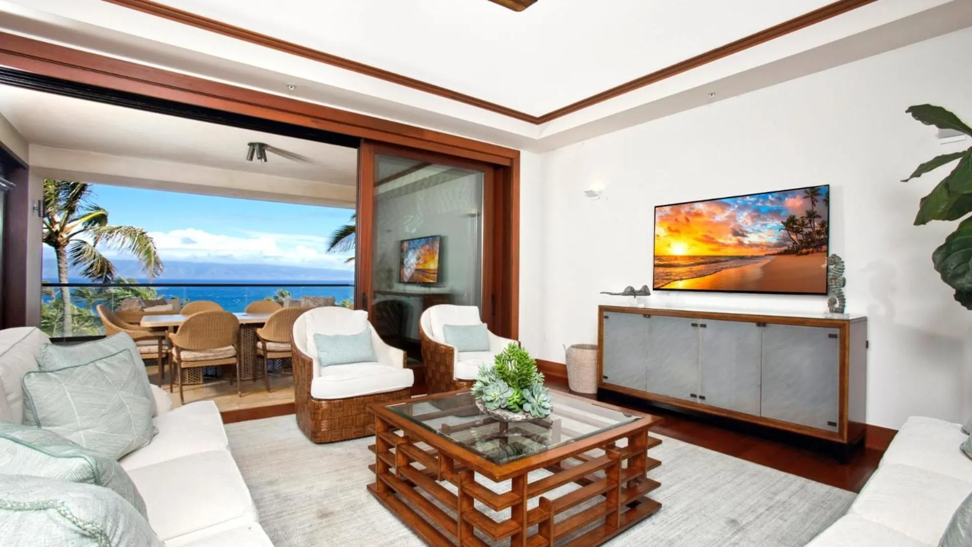 Kbm Resorts Free Car Hale Makaiatmontagekapalua Bay Beachfront Condo Apartment